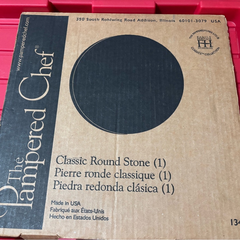 Pampered Chef Classic Round Stone NIB
